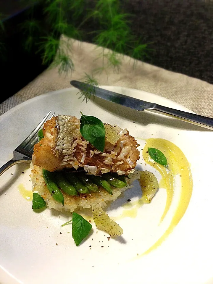 Snapdishの料理写真:Deep fried tilefish,green beans,pan fried risotto,corn purée ,lime,basil|rick chanさん