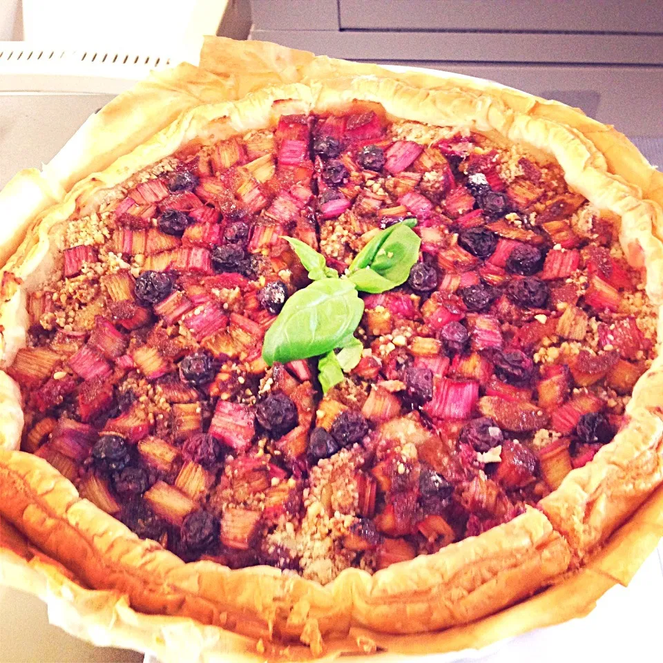 Rhubarb tart with basil|Cynthia Denzlerさん