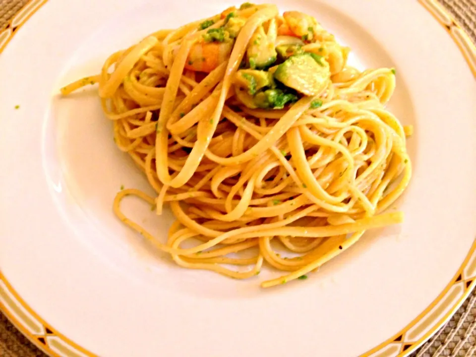 Shrimp & Avocado Pasta|excellente cuisineさん