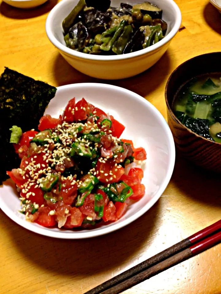 マグロのオクラ和え丼と茄子とピーマンのしぎ焼き|しおんさん