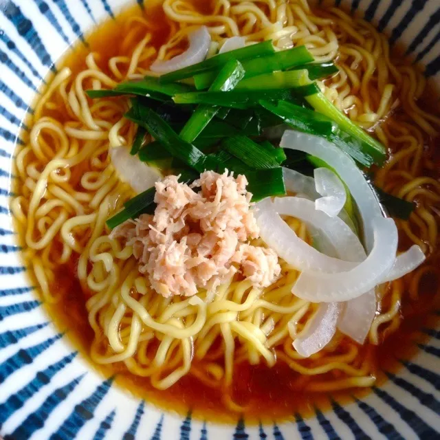 マルちゃん醤油ニラ玉ねぎラーメン|じゅんさん