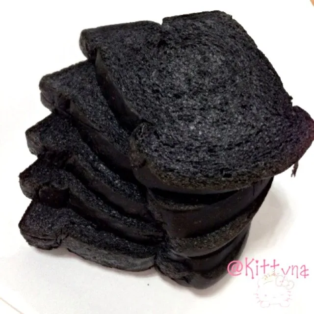 (^∨^)/🎀 Bamboo Charcoal Bread 🍞⬛✨|🎀Kittyna🌸さん