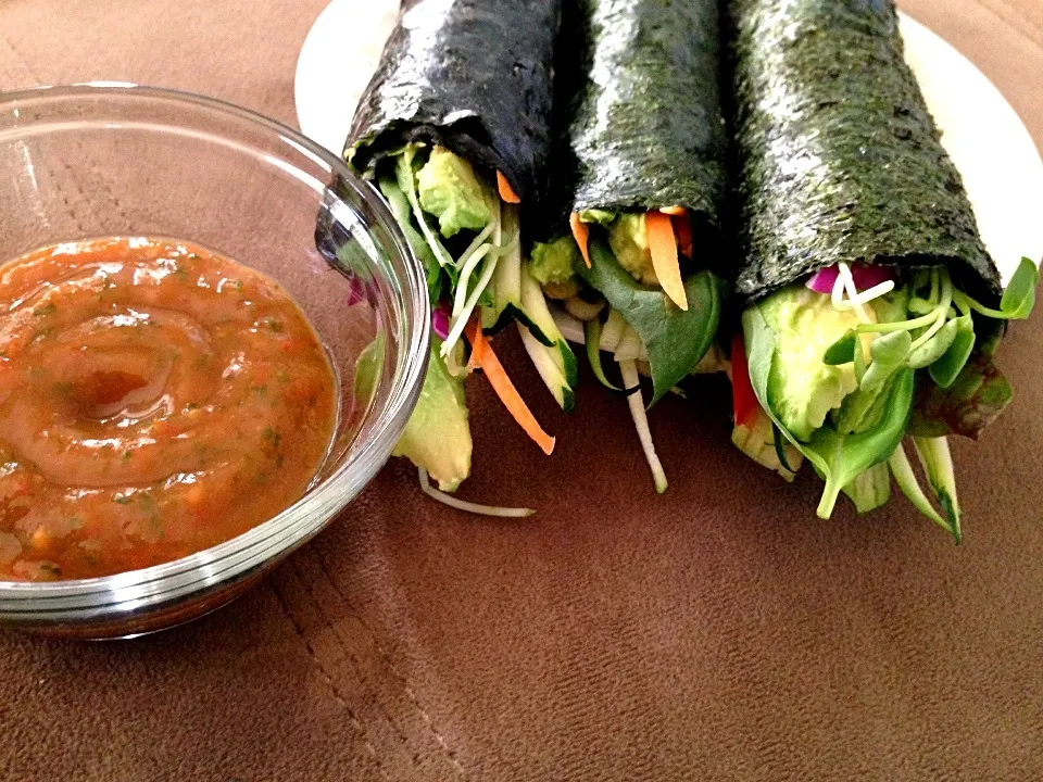 Raw rainbow veggie wrap|geebinさん