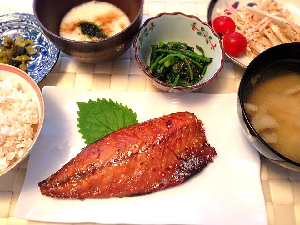 夕飯〜鯖みりん お浸し 大根サラダ 麦とろご飯〜|美羽さん