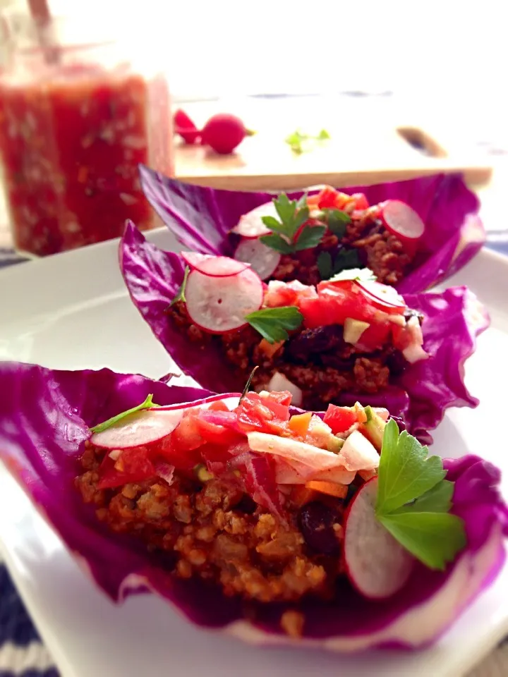 Red Cabbage Taco Boats with Sasa-san's Recipe 手作りサルサソース( ´ ▽ ` )ﾉ|mayumiさん