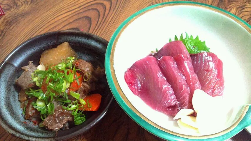 親父セット＼(^o^)／
牛スジ煮込み、かつお刺身♥|みき🍴さん