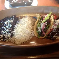 Snapdishの料理写真:Carne asada tacos|Telma Larmanさん