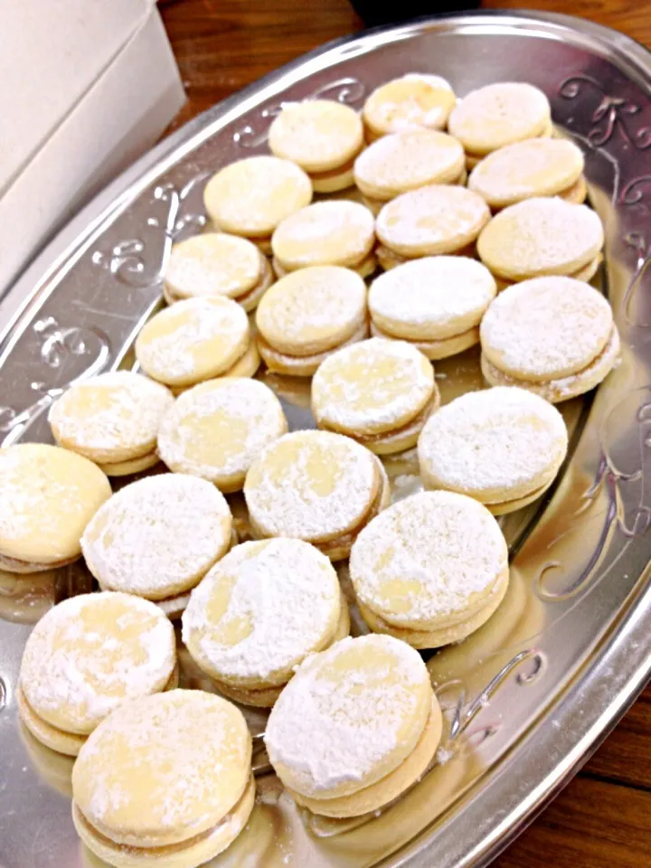 Snapdishの料理写真:Alfajores!!! From Peru....|fatima kitautiさん