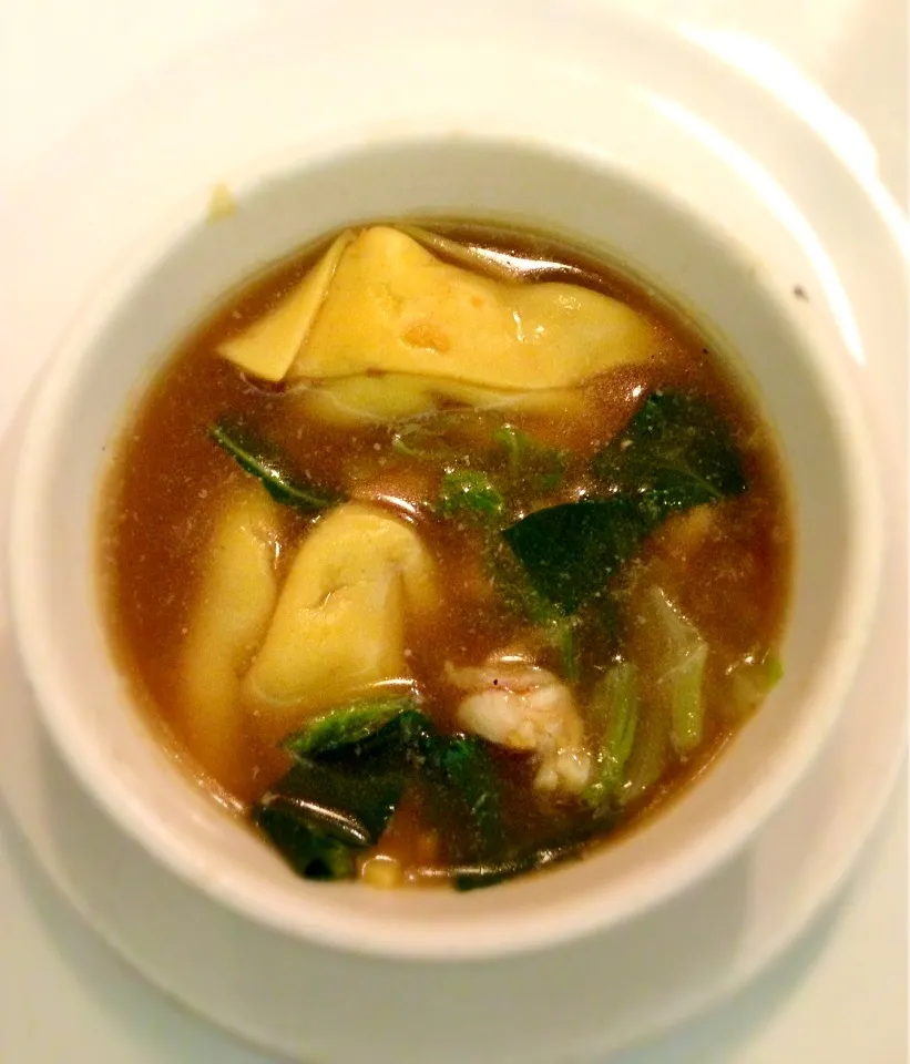 Snapdishの料理写真:Sopa con Ravioles y Camarón|Loreleyさん