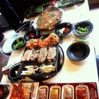 Snapdishの料理写真:팔색삼겹살
八色烤五花肉|AchillesXHeelさん