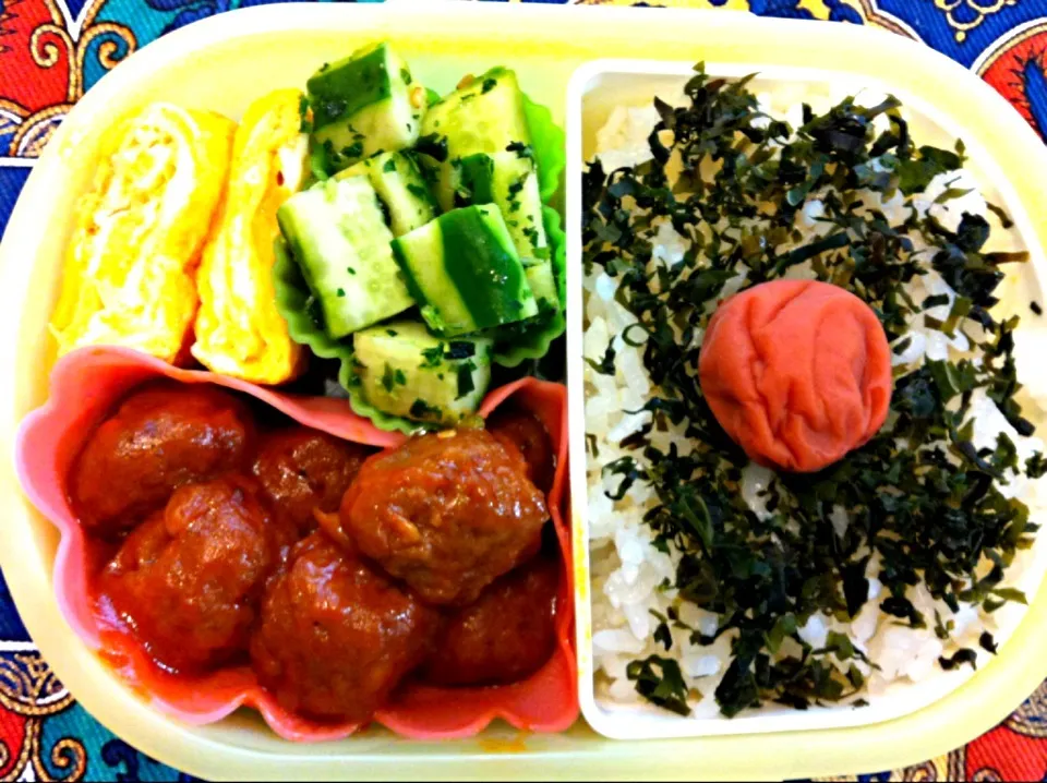 ミートボールとキュウリの即席漬け弁当|もえさん