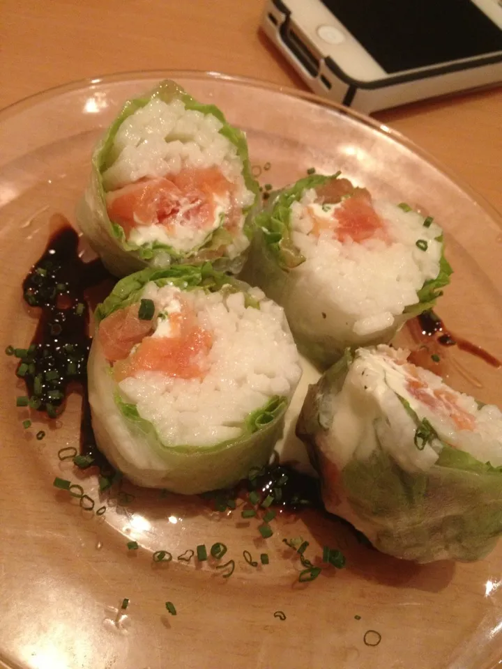 Smoked salmon spring roll|Ariz Guzmanさん