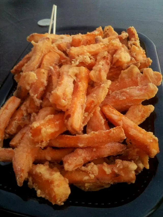 Fried sweet potato with plum powder|joey limさん