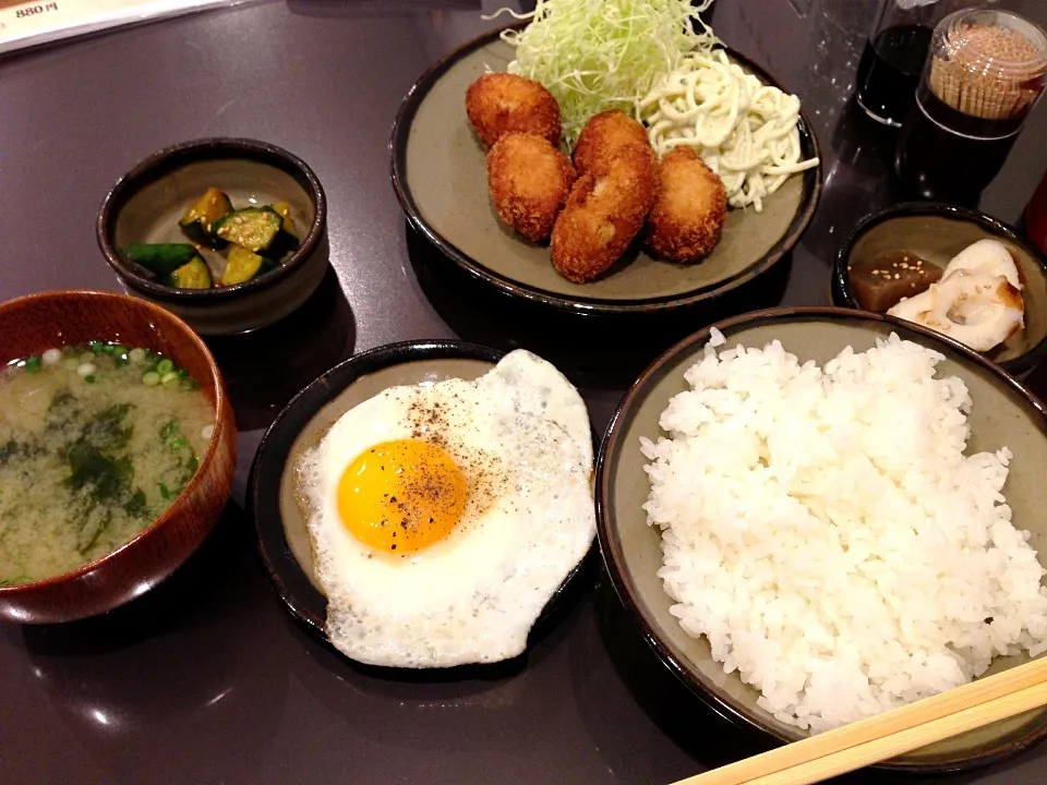名物コロッケ定食|kutsuna ippeiさん