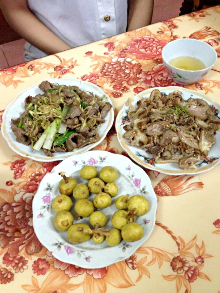 Rare goat-meat and fried goat-meat|Tibieber Nguyenさん