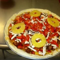 Snapdishの料理写真:Pineapple teriyaki chicken pizza|ashley sandsさん