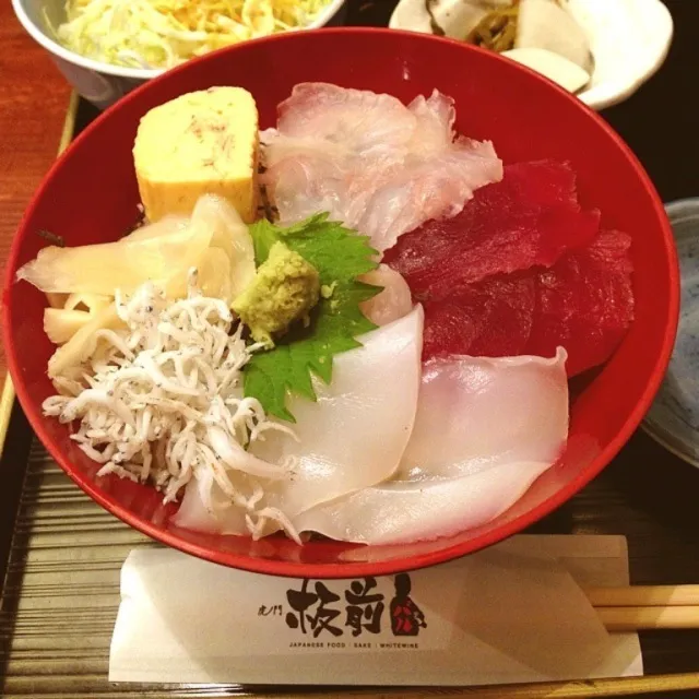 Snapdishの料理写真:板前の海鮮丼定食|r1990297さん