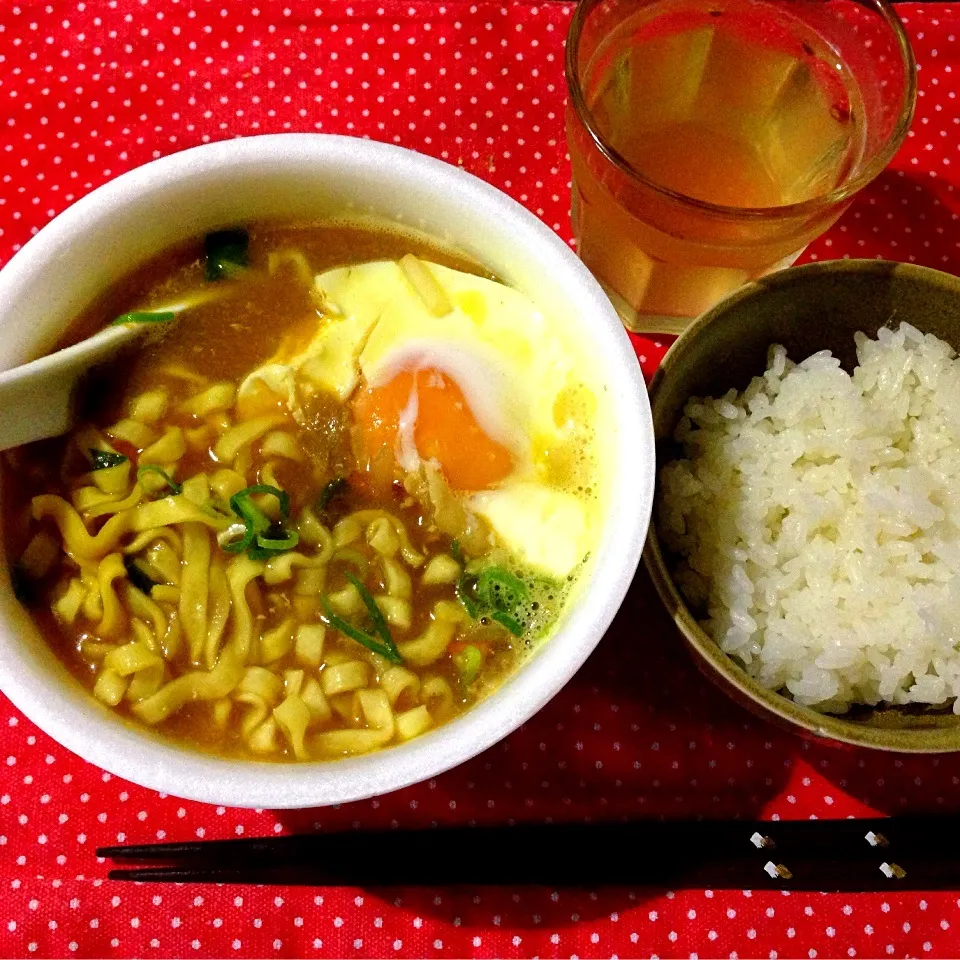 カップのカレーうどん|純さん