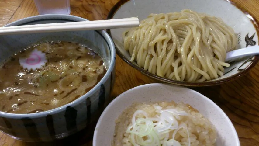 肉茶飯を頼んだら美味しい！
麺の漬けダレを少しかけたらなおうまし！|SATOSHI OOCHIさん