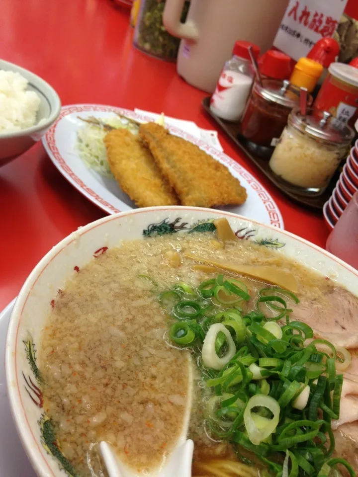 アジフライ定食、麺硬め、背脂多め|Hajime Sakaiさん