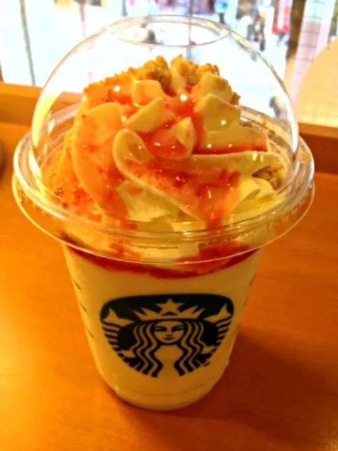 スタバ ストロベリーチーズケーキフラペチーノ|カウンター嬢さん