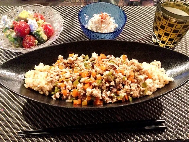 野菜と鶏と豆腐のそぼろ丼|ゆーきさん