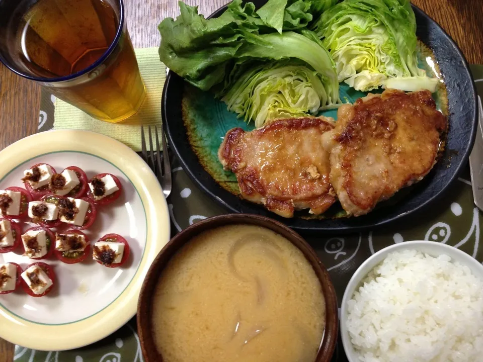 豚肉のポン酢照り焼き、プチトマトのおかかチーズ載せ、玉ねぎとじゃがいもの味噌汁|yuyangさん