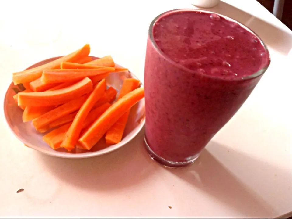 carrot with blueberry smoothie|Annaさん