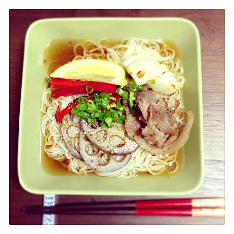 ナンプラー入りすっぱ辛～い素麺(๑´ڡ`๑)|イケトモさん