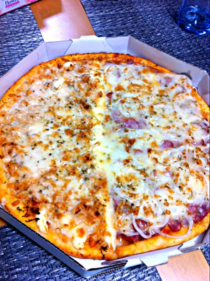 Pizza!!!!!|lucia inoueさん