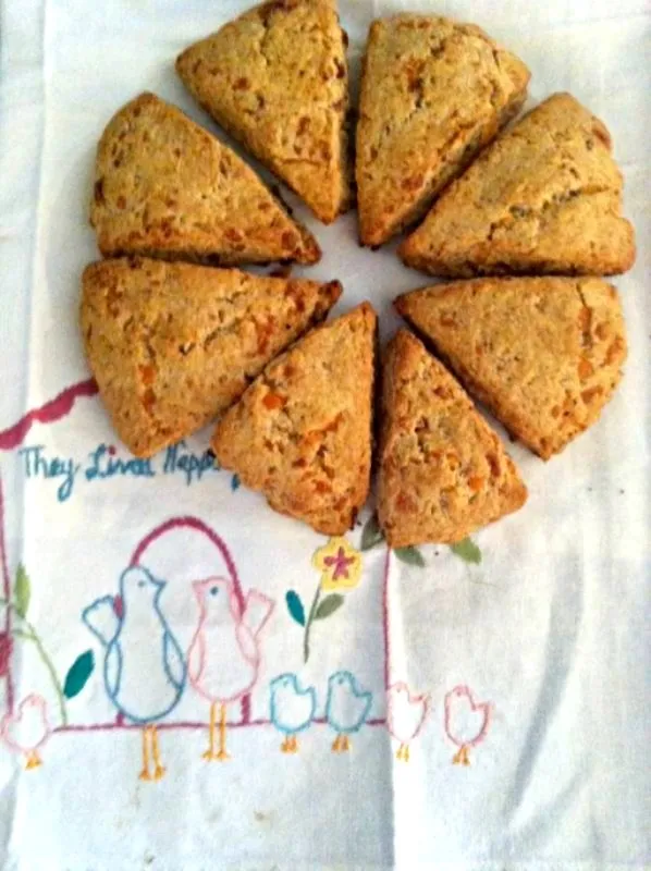 Whole Wheat Bacon & Cheese Scones|lindsay robesonさん