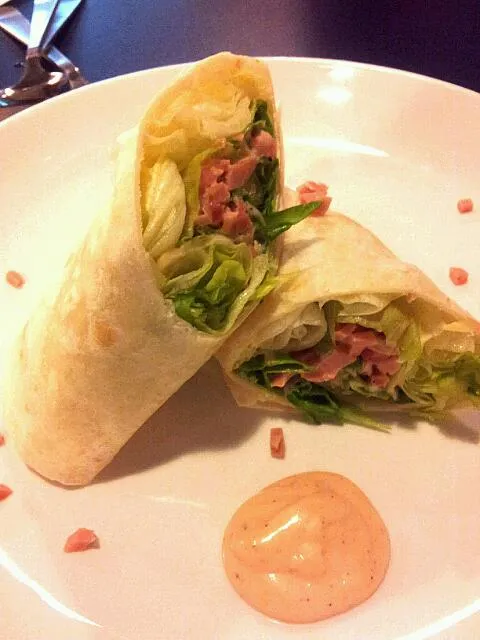 Light wrap
light mayo,lettuce and ham|joey limさん