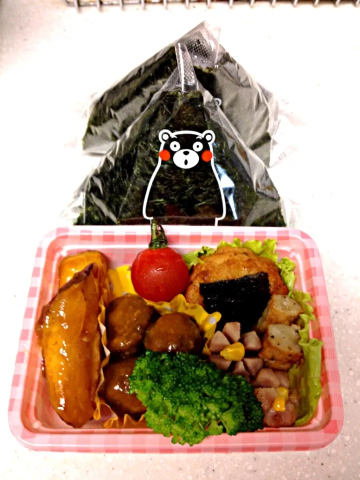 くまモンおにぎり弁当！|めぐみさん