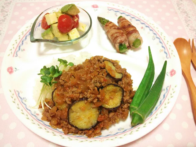 Snapdishの料理写真:なすチリ丼♪プレート(^ー^)|まゆみさん