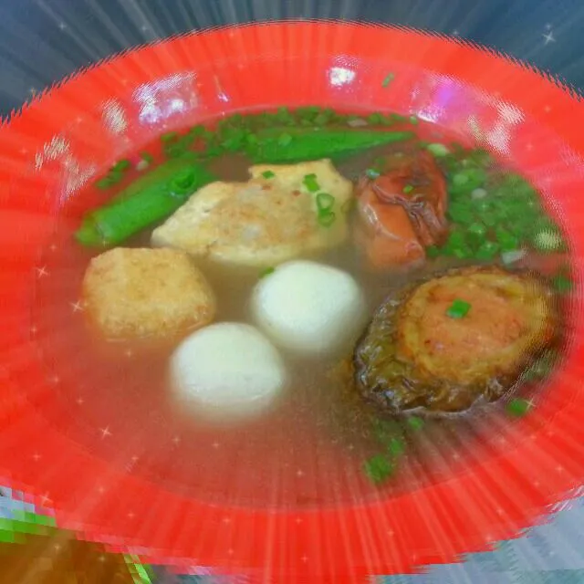 soup with fishballs..lady's finger..white tofu..taufu pok..brinjal..bitter gourd|yapさん