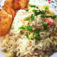 Snapdishの料理写真:Chinese Fried Rice with Chicken Nugget|suzinahさん