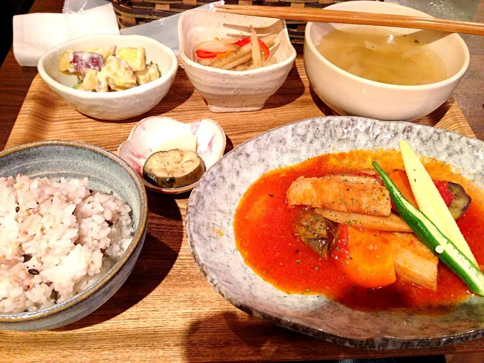 豚バラと野菜のトマトソース煮込み定食|さくたえさん