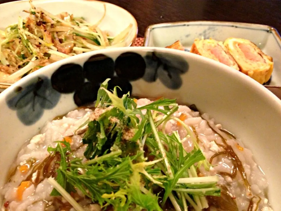 もずくと鶏の雑炊、たらこいり卵焼、もやしと水菜とちくわの醤油マヨ|松浦有里さん