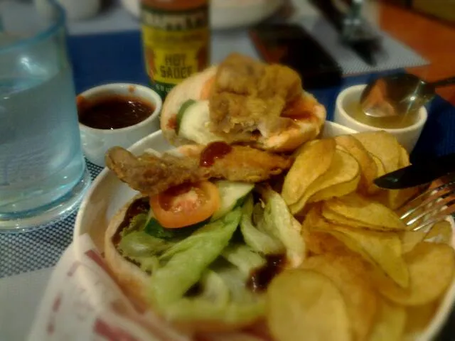 my monsta burger with potato chips :D|Grazeeさん