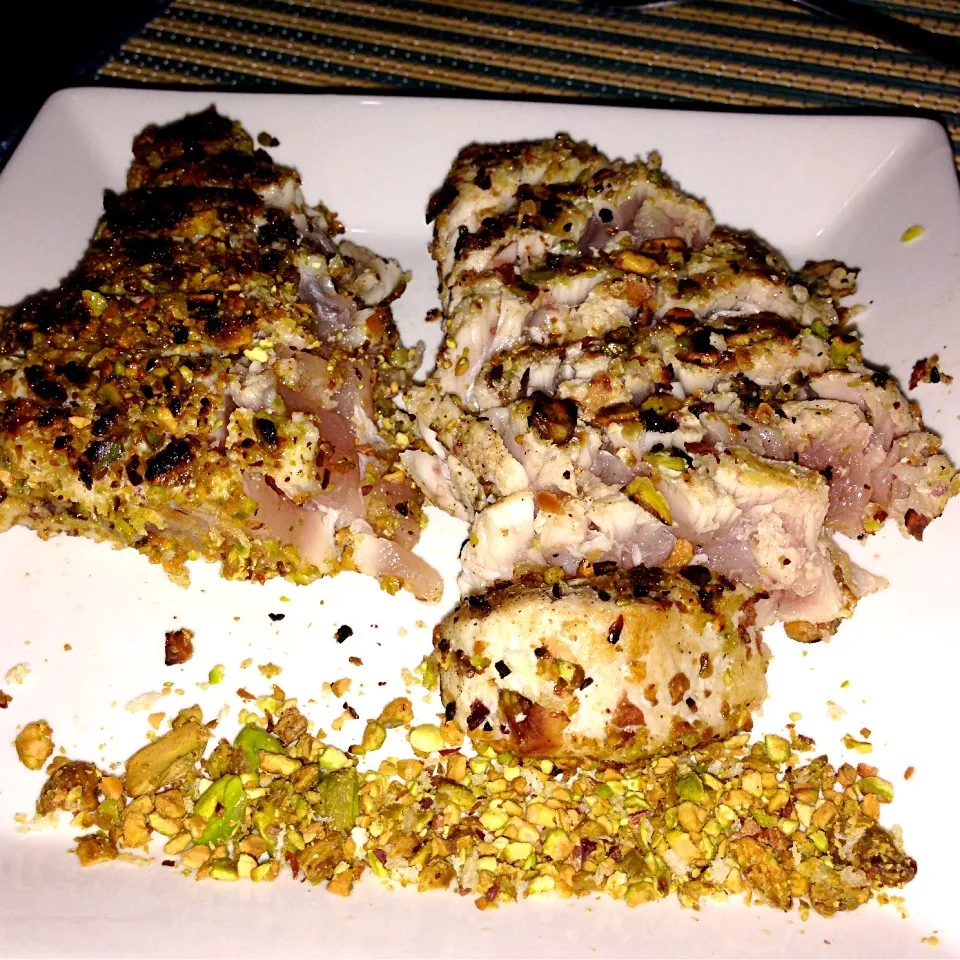 Snapdishの料理写真:ピスタチオのクラストでびんとろのTAGLIATA|Giuseppe Granataさん