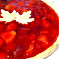 Snapdishの料理写真:Classic Canadian strawberry pie|Sweet Country Creationsさん