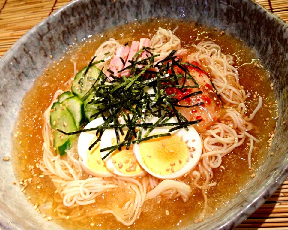 Snapdishの料理写真:夏バテでもちゃんと食べて、韓国風フローズン冷麺！|alegriaさん