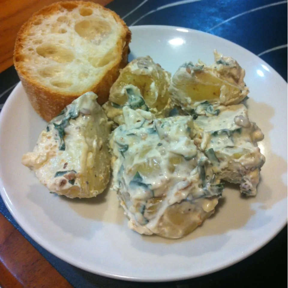 Potato salad w basil leaves & pine nuts|Stephanieさん