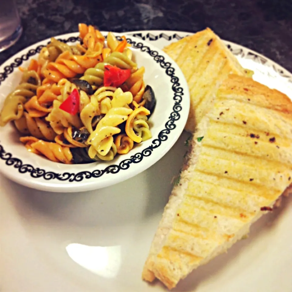 Ham Panini & Pasta Salad|momocoさん