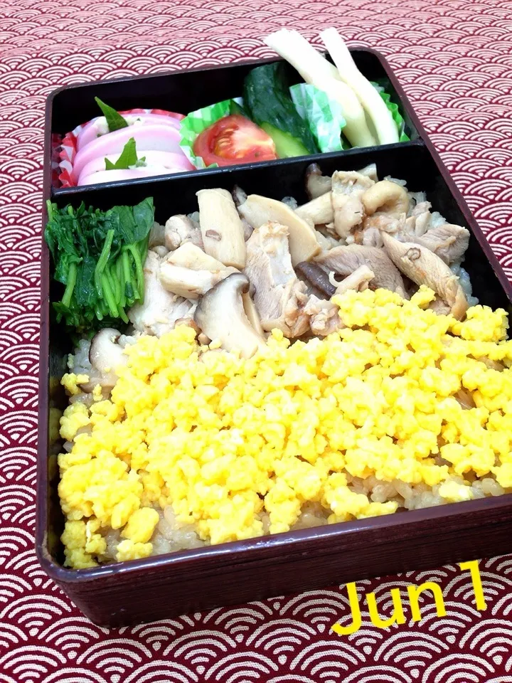 Snapdishの料理写真:お手製炊き込み御飯弁当🍱|中さんさん