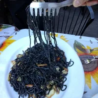 Snapdishの料理写真:Spaghetti Neri with anchovies|Brock Freemanさん