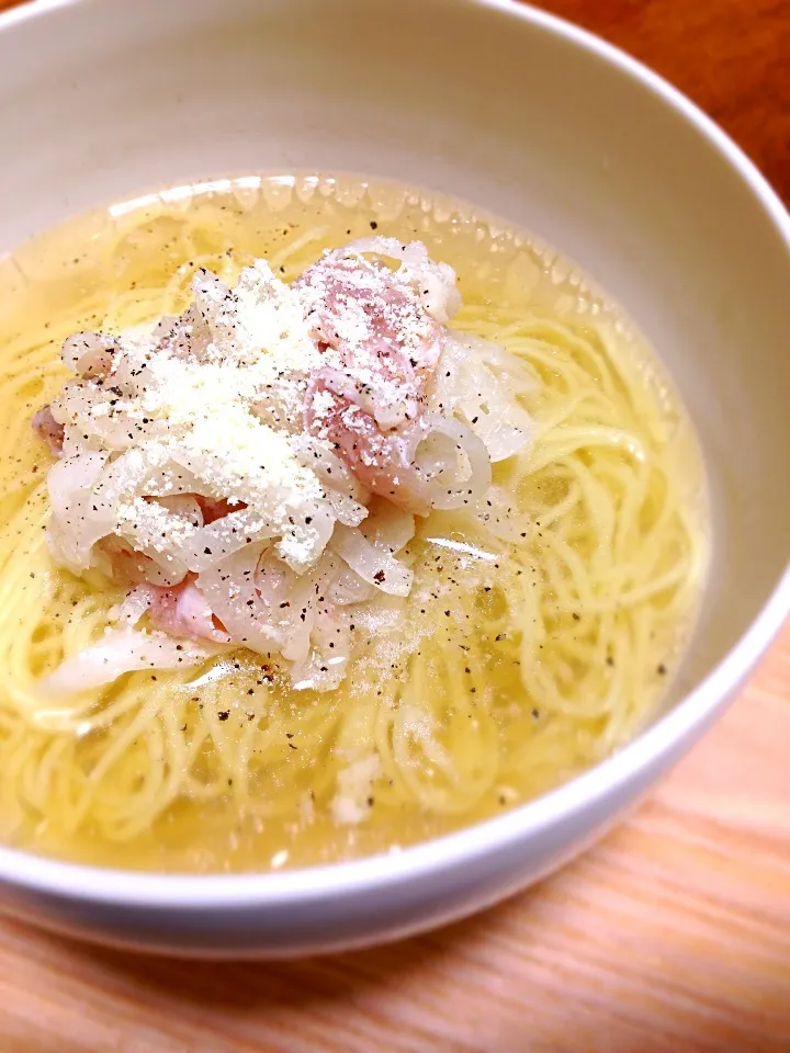 塩ラーメン(新玉と生ハムのマリネをのせて)|satoeさん