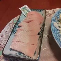 Snapdishの料理写真:maguro sashimi|misono pimpeさん