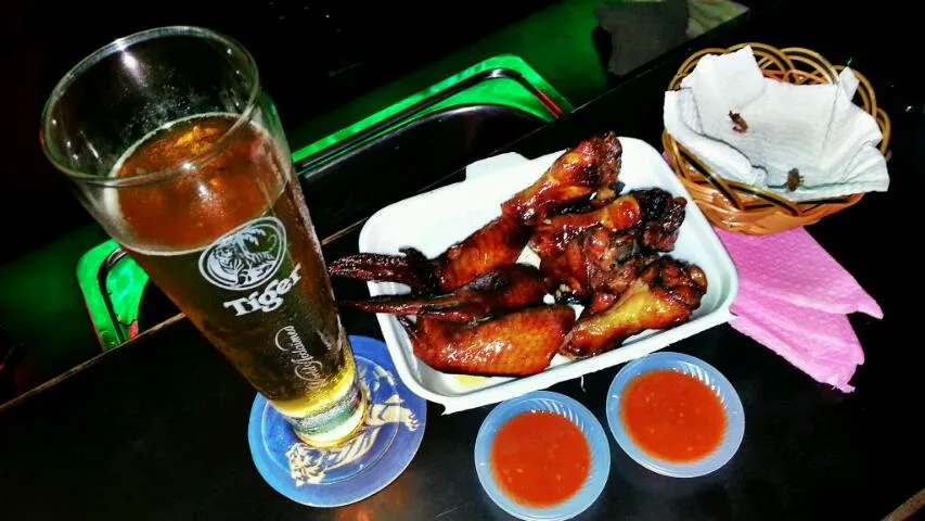 yeah..now with grilled chicken wings & Tiger beer kn Seremban|yapさん