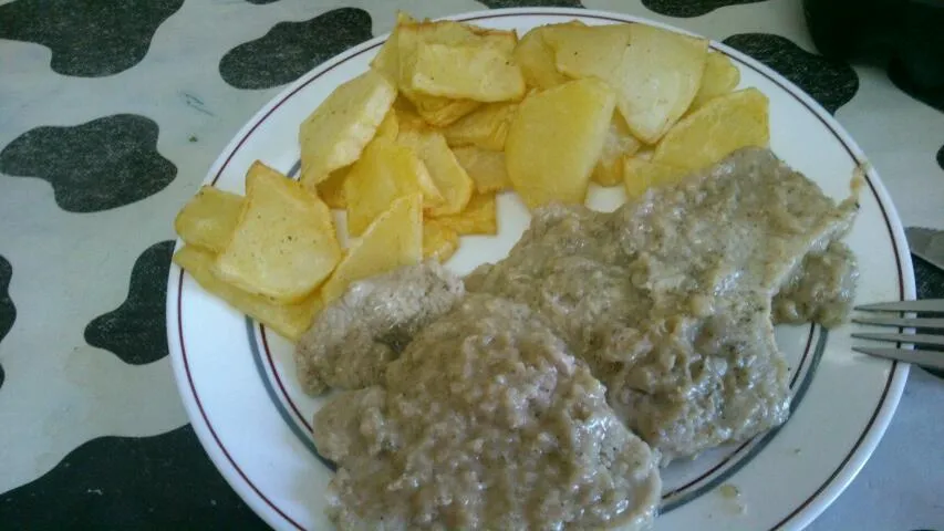 Lomo de cerdo con salsa de comino y patatas|María J Reillyさん